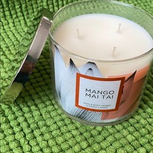 Bath & Body Works candle